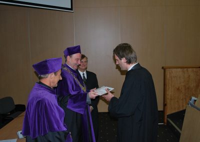 20 16